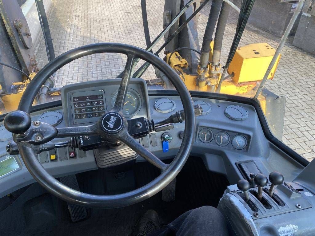 Radlader des Typs Volvo L 120 B, Gebrauchtmaschine in Roosendaal (Bild 10)