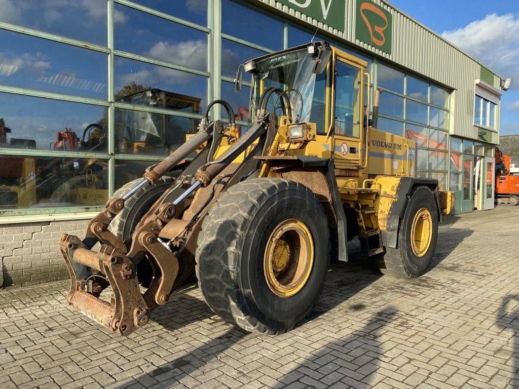 Radlader Türe ait Volvo L 120 B, Gebrauchtmaschine içinde Roosendaal (resim 4)