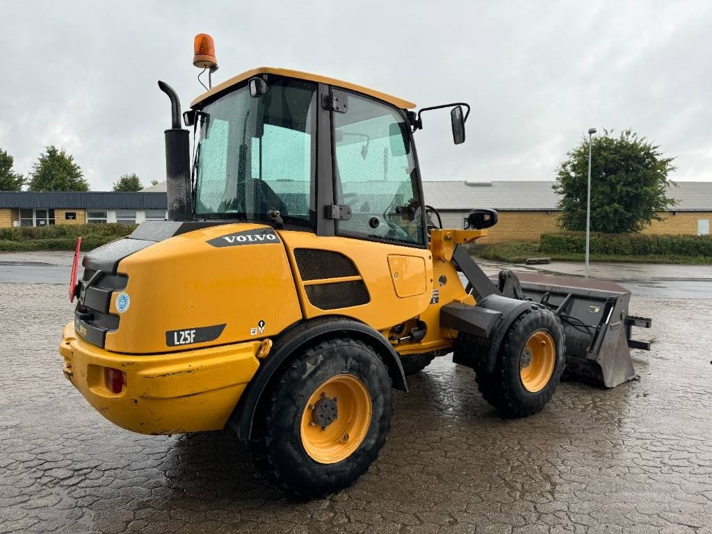 Radlader van het type Volvo L 25 F, Gebrauchtmaschine in Vojens (Foto 4)