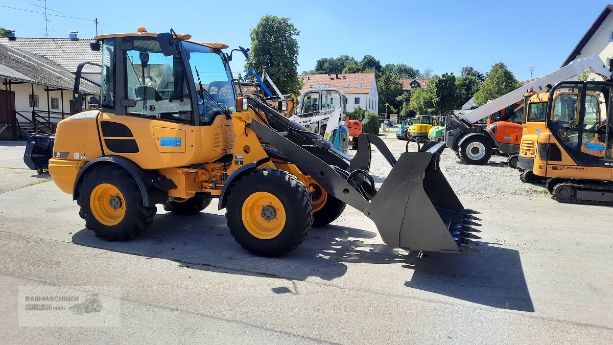 Radlader van het type Volvo L 25F, Gebrauchtmaschine in Stetten (Foto 3)