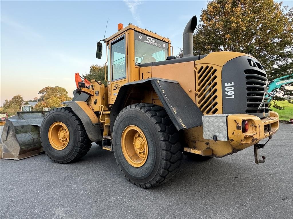 Radlader tip Volvo L 60 E KUN 7300 TIMER! MED HURTIGSKIFTE OG SKOVL!, Gebrauchtmaschine in Nørager (Poză 6)