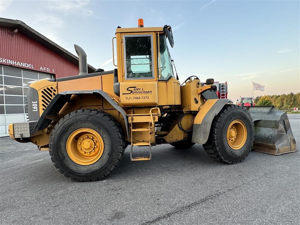 Radlader typu Volvo L 60 E KUN 7300 TIMER! MED HURTIGSKIFTE OG SKOVL!, Gebrauchtmaschine v Nørager (Obrázek 7)