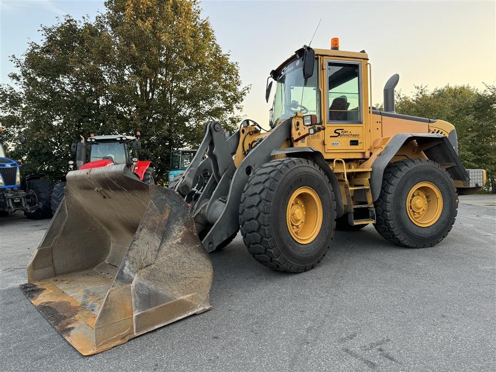 Radlader van het type Volvo L 60 E KUN 7300 TIMER! MED HURTIGSKIFTE OG SKOVL!, Gebrauchtmaschine in Nørager (Foto 1)