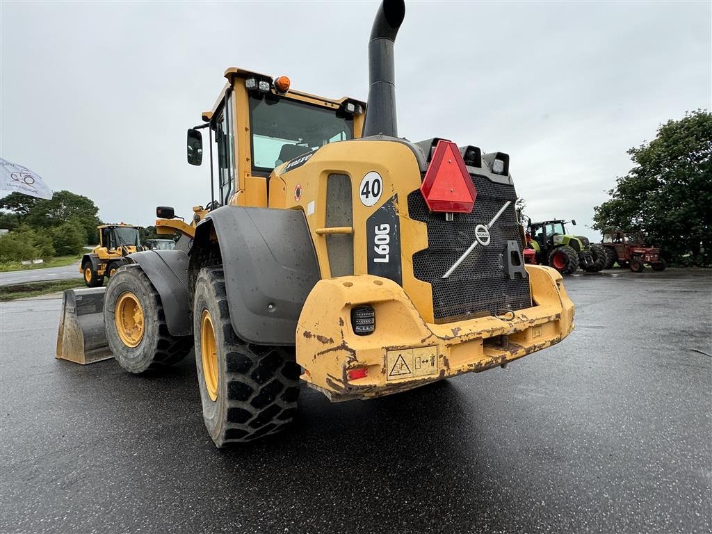 Radlader tipa Volvo L 60 G KUN 7300 TIMER! MED SKOVL OG GAFLER!, Gebrauchtmaschine u Nørager (Slika 5)