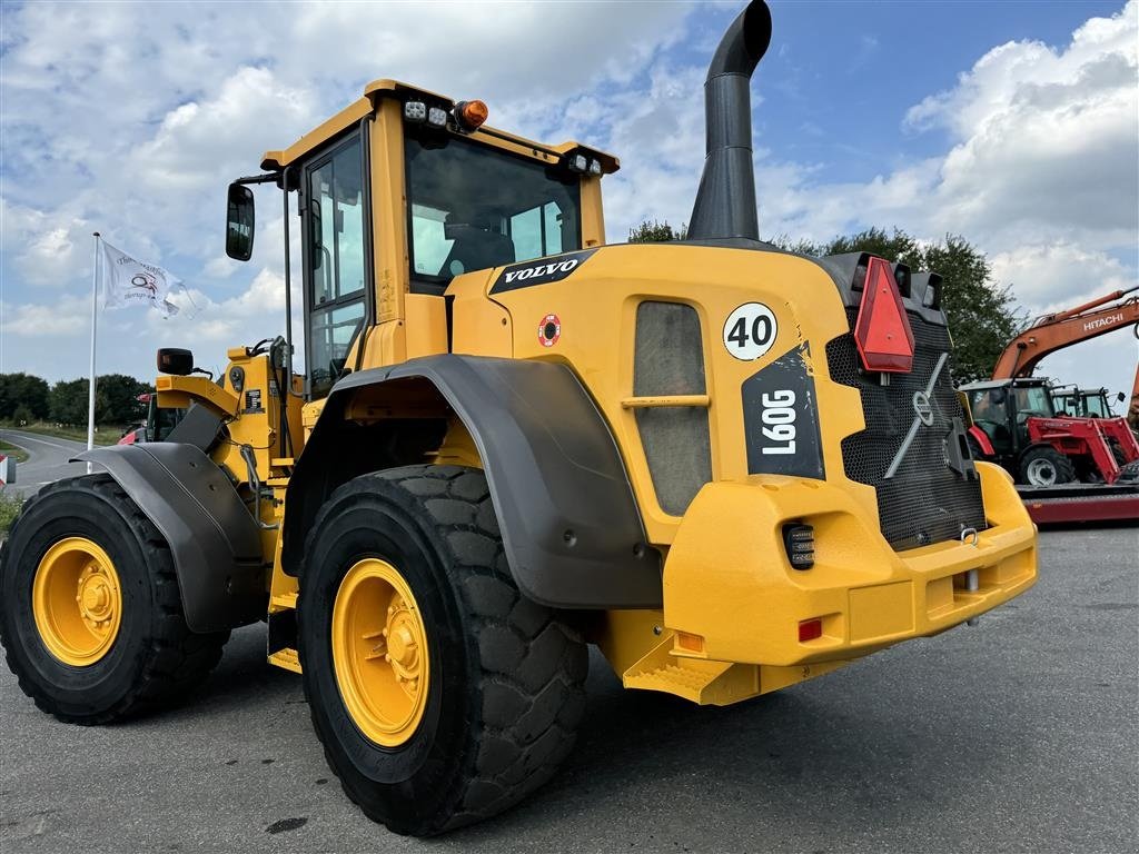 Radlader des Typs Volvo L 60 G KUN 7300 TIMER! MED SKOVL OG GAFLER!, Gebrauchtmaschine in Nørager (Bild 5)