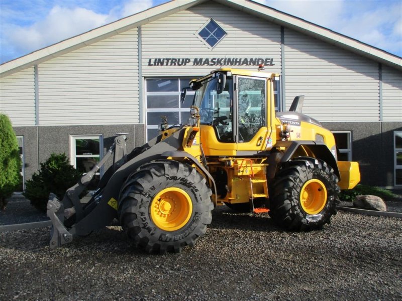 Radlader от тип Volvo L 70 H H2 BEMÆRK MED GARANTI FRA VOLVO FREM TIL DEN 18.6.2026. AGRICULTURE DK-maskine med lang arm, Co-Pilot & med 750mm Michelin MEGA X BIB hjul., Gebrauchtmaschine в Lintrup (Снимка 1)