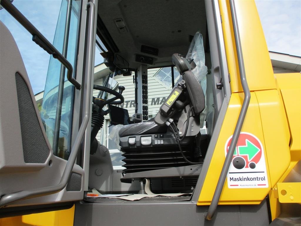 Radlader Türe ait Volvo L 70 H H2 DK-maskine, med alt udstyr på. CDC, BSS, Lock-UP, 600mm hjul & centralsmørring., Gebrauchtmaschine içinde Lintrup (resim 4)