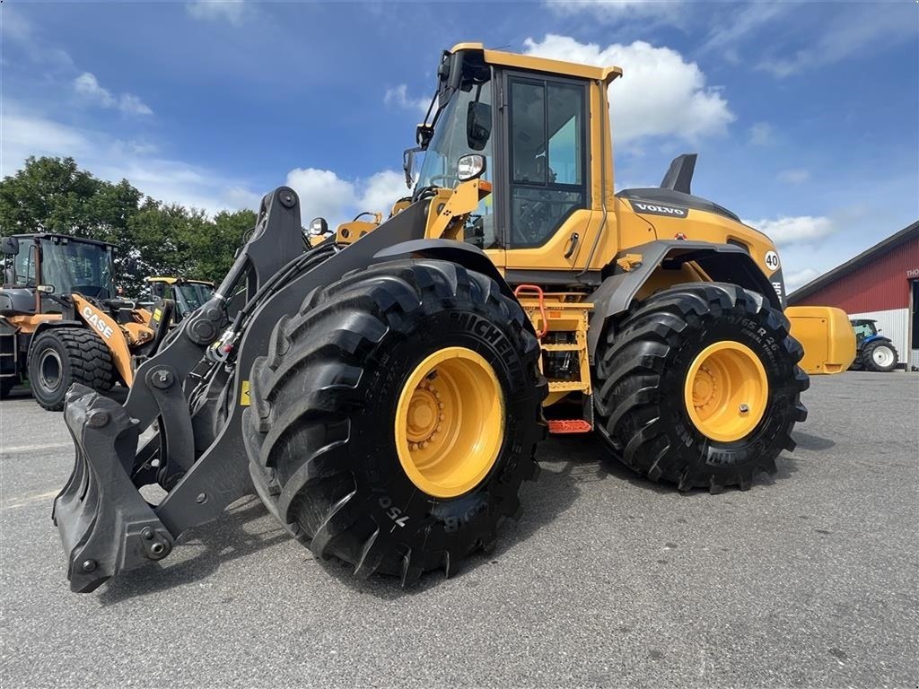 Radlader Türe ait Volvo L 70 H KUN 2400 TIMER OG NÆSTEN NYE TRAKTORHJUL!, Gebrauchtmaschine içinde Nørager (resim 1)