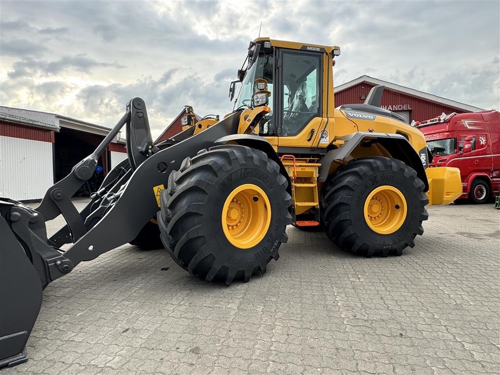 Radlader typu Volvo L 90 H AGRICULTURE! KUN 4 TIMER, LANG BOM OG LOCK-UP! PÅ LAGER TIL OMGÅENDE LEVERING!, Gebrauchtmaschine w Nørager (Zdjęcie 2)