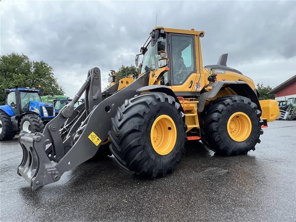 Radlader van het type Volvo L 90 H KUN 2000 TIMER OG LANG BOM! DK FRA NY!, Gebrauchtmaschine in Nørager (Foto 1)