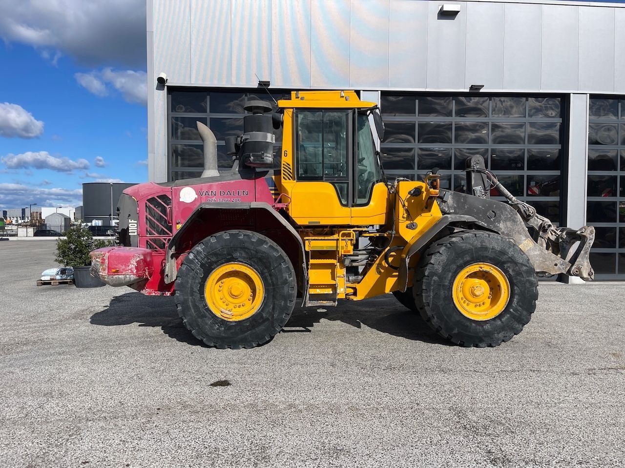 Radlader Türe ait Volvo L110F, Gebrauchtmaschine içinde Holten (resim 4)