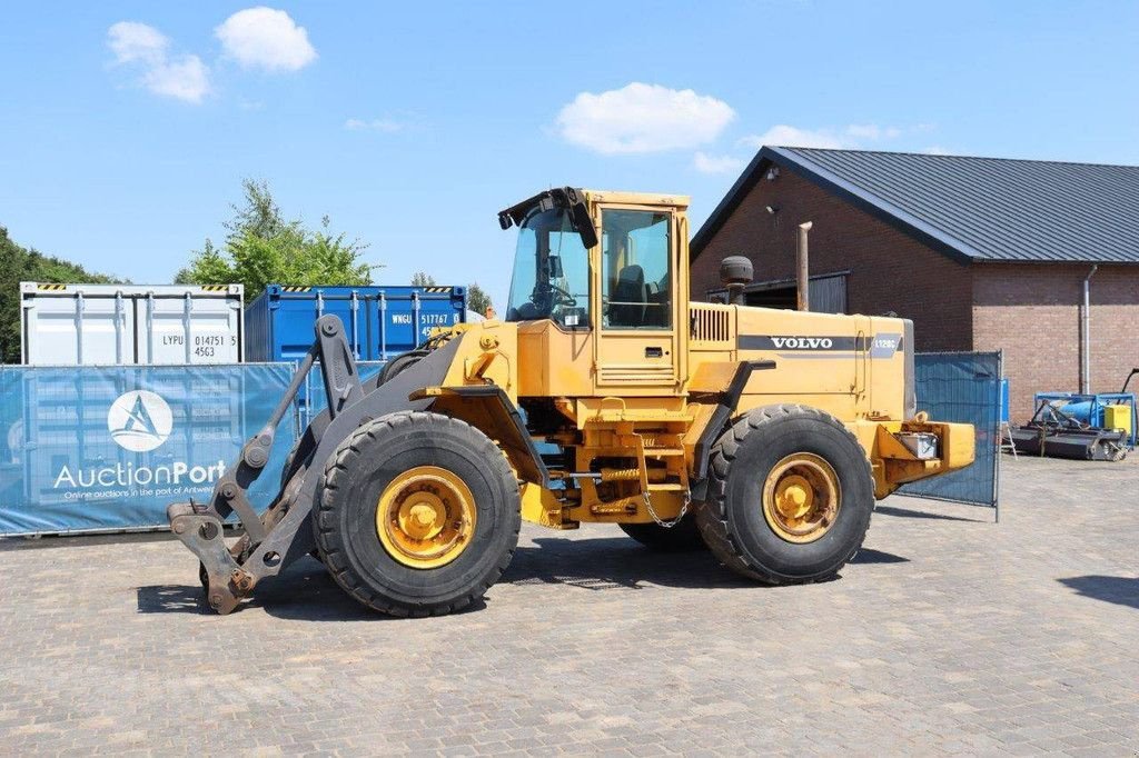 Radlader типа Volvo L120C, Gebrauchtmaschine в Antwerpen (Фотография 1)