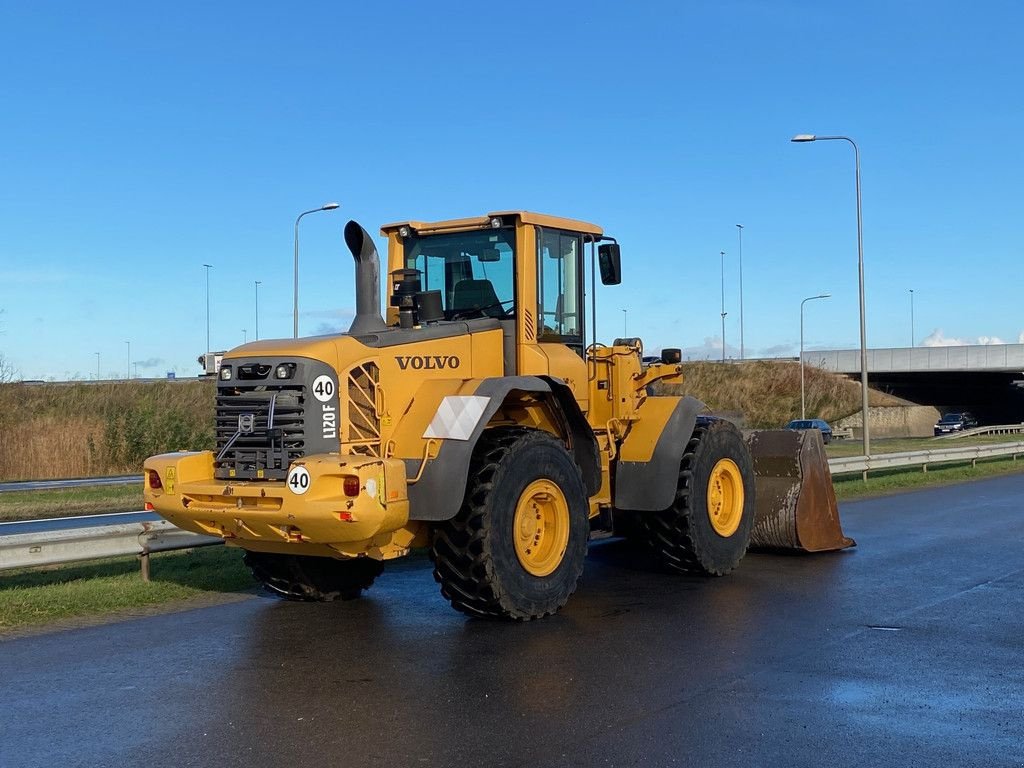 Radlader des Typs Volvo L120F, Gebrauchtmaschine in Velddriel (Bild 5)