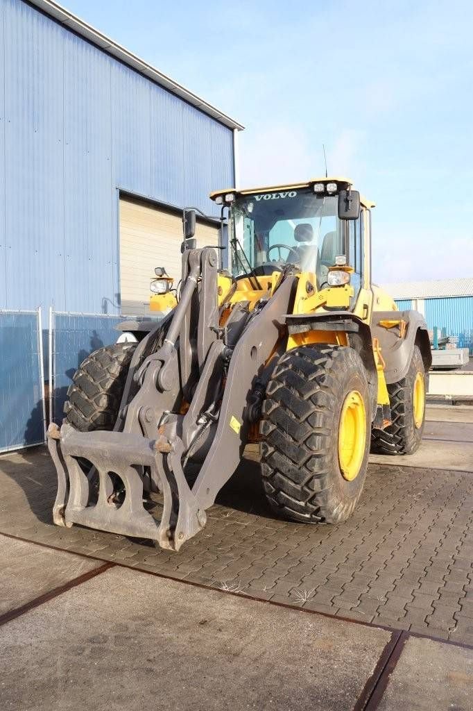 Radlader of the type Volvo L120H, Gebrauchtmaschine in Antwerpen (Picture 10)