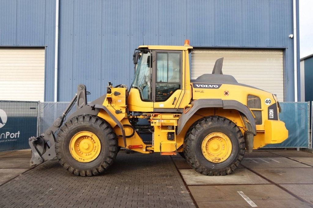 Radlader of the type Volvo L120H, Gebrauchtmaschine in Antwerpen (Picture 2)