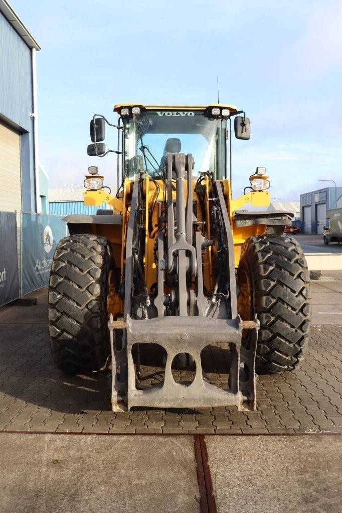 Radlader of the type Volvo L120H, Gebrauchtmaschine in Antwerpen (Picture 9)