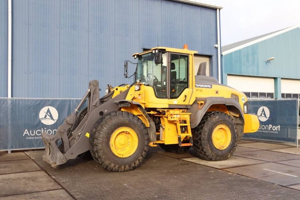 Radlader of the type Volvo L120H, Gebrauchtmaschine in Antwerpen (Picture 1)