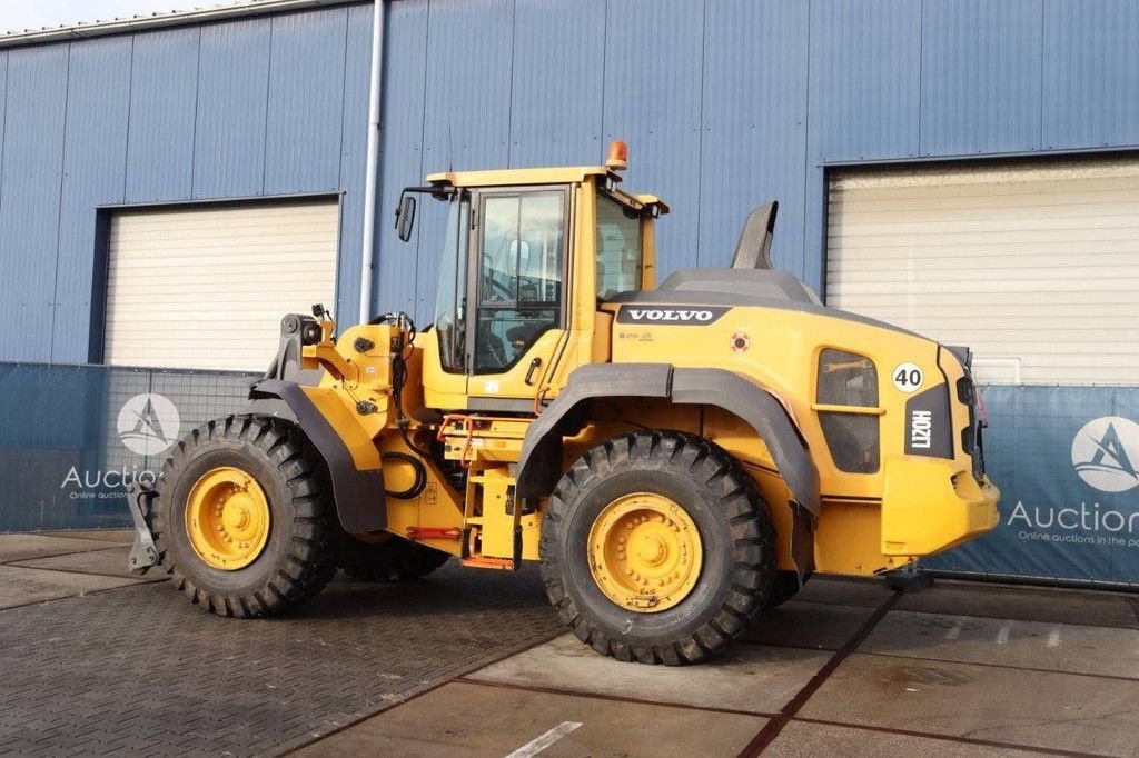 Radlader of the type Volvo L120H, Gebrauchtmaschine in Antwerpen (Picture 3)