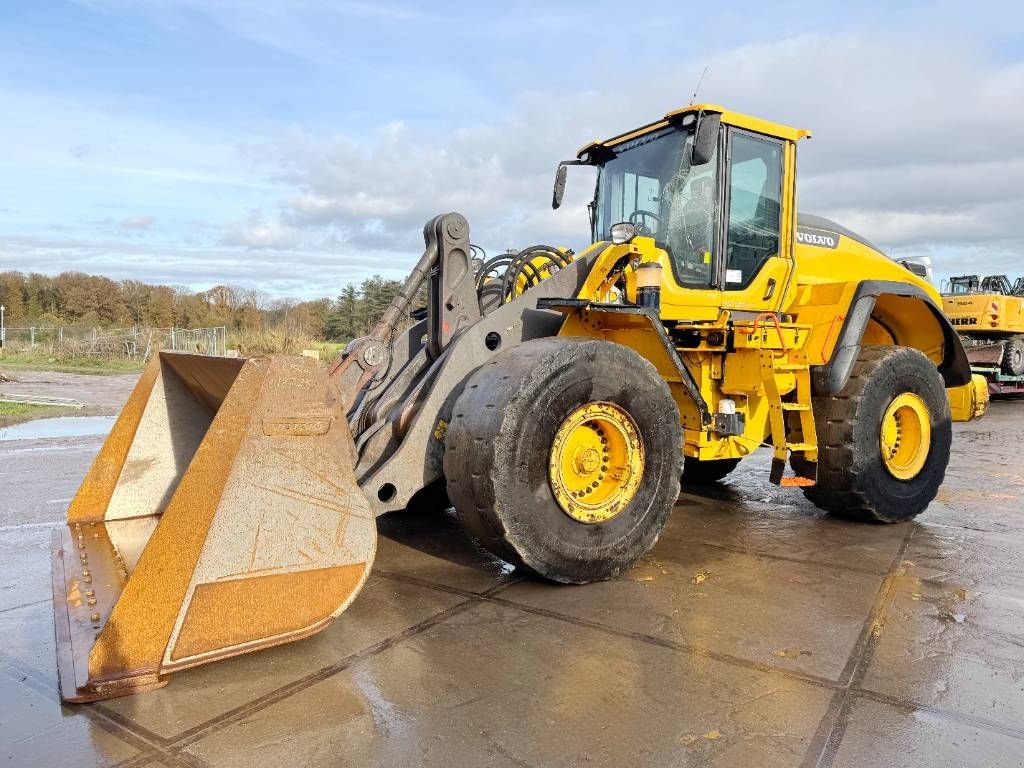 Radlader of the type Volvo L150H - Dutch Machine / Weighing System, Gebrauchtmaschine in Veldhoven (Picture 2)