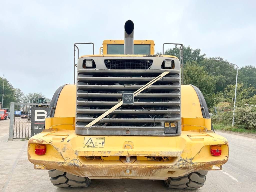 Radlader of the type Volvo L180E - German Machine / Automatic Greasing, Gebrauchtmaschine in Veldhoven (Picture 4)