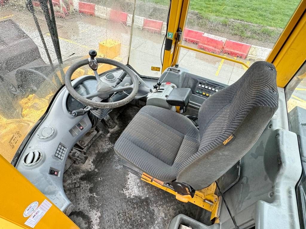 Radlader of the type Volvo L220D - Central Greasing / Dutch Machine, Gebrauchtmaschine in Veldhoven (Picture 8)