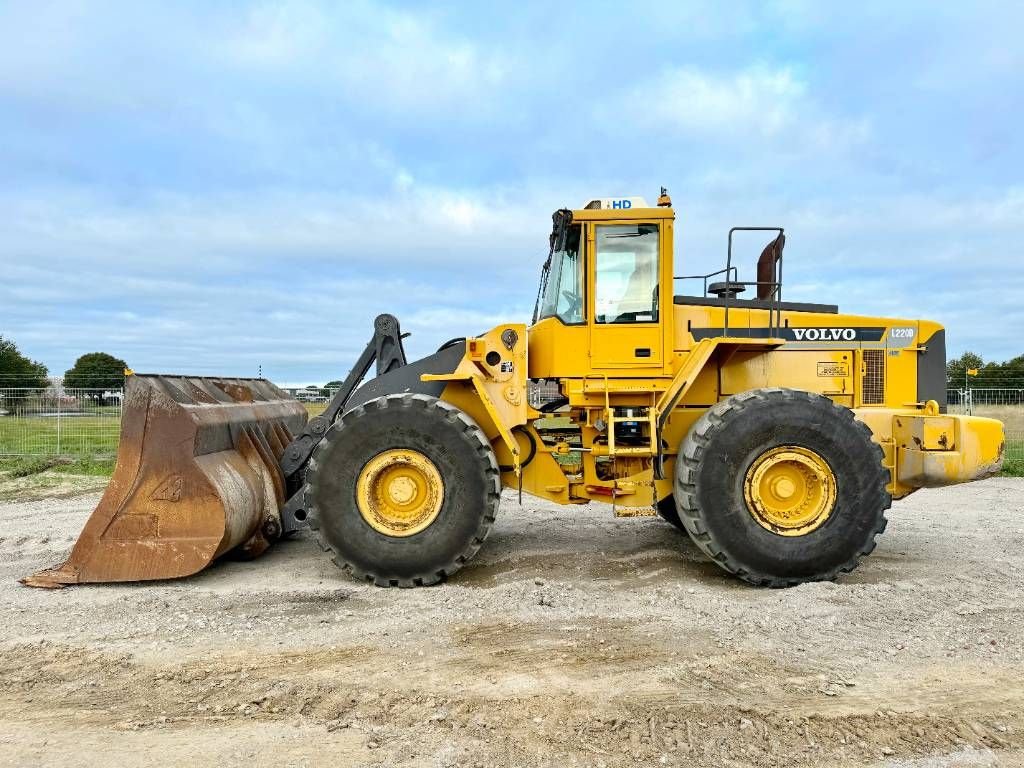 Radlader del tipo Volvo L220D - Dutch Machine / Pressurised Cabin, Gebrauchtmaschine In Veldhoven (Immagine 1)