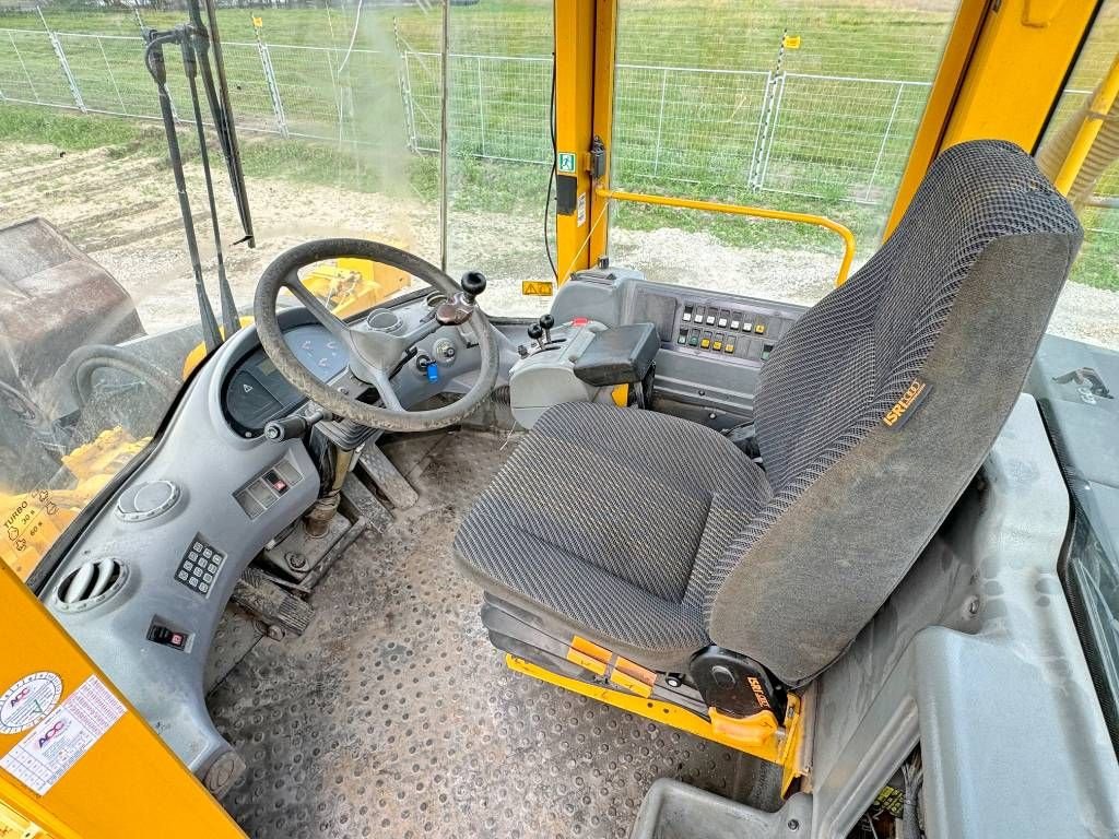 Radlader del tipo Volvo L220D - Dutch Machine / Pressurised Cabin, Gebrauchtmaschine In Veldhoven (Immagine 8)