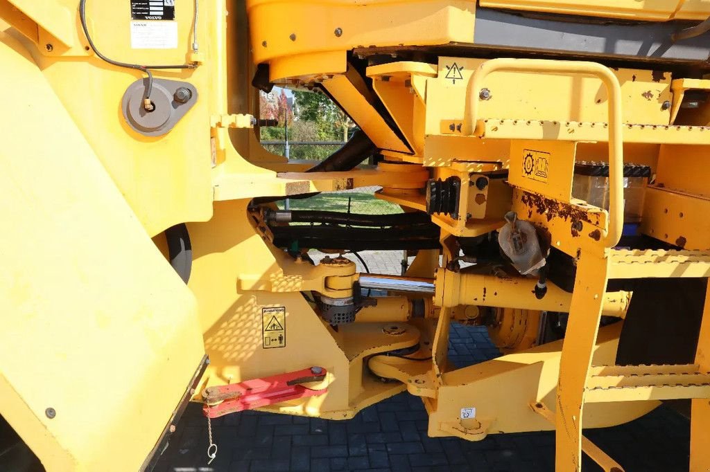 Radlader of the type Volvo L220F L 220 F BUCKET CDC BSS WEIGHT SYSTEM GOOD TIRE, Gebrauchtmaschine in Marknesse (Picture 11)