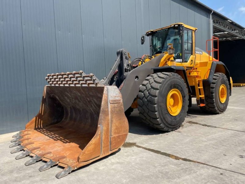 Radlader van het type Volvo L220H, Gebrauchtmaschine in Venlo (Foto 1)