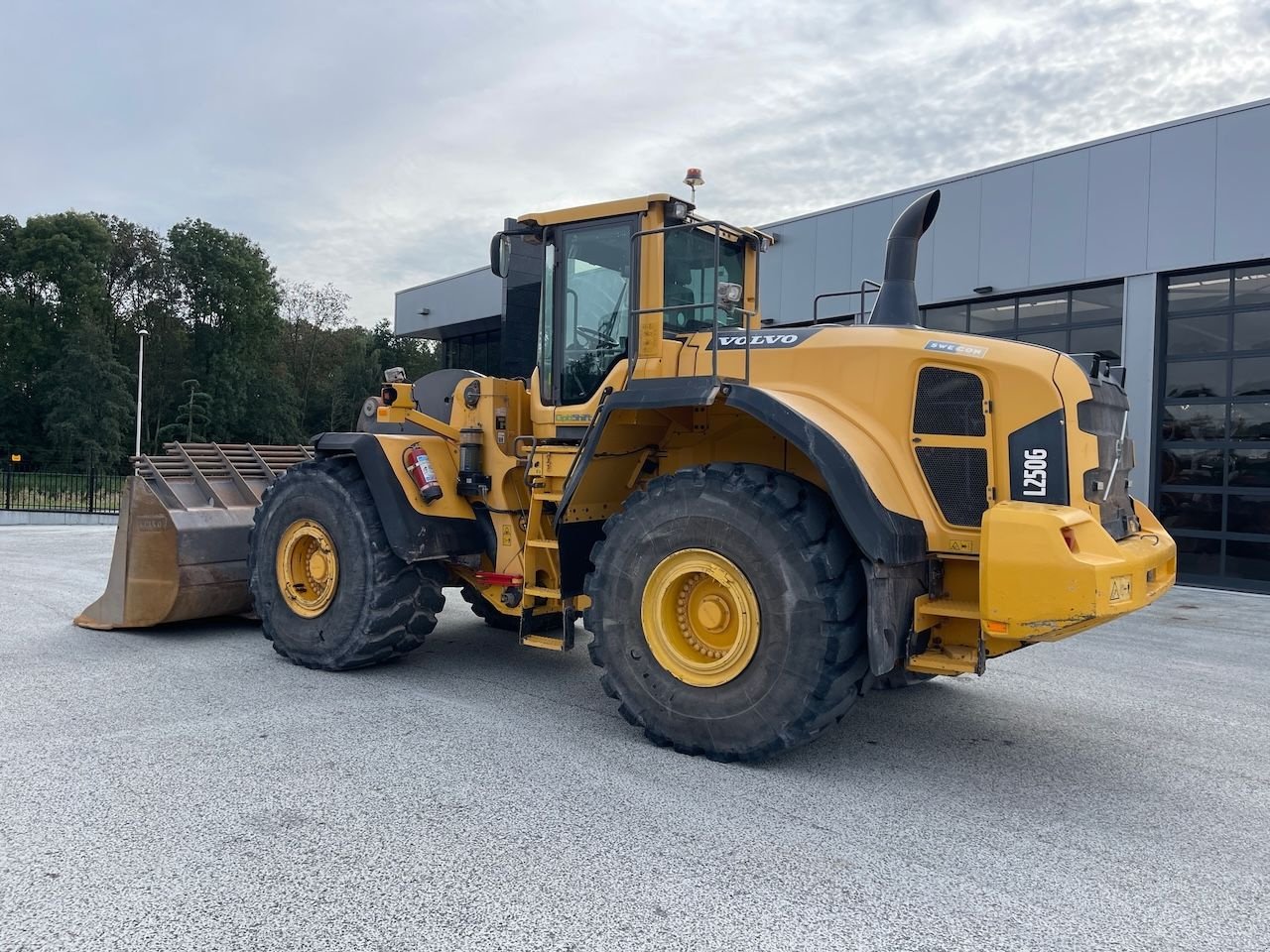 Radlader of the type Volvo L250G, Gebrauchtmaschine in Holten (Picture 2)