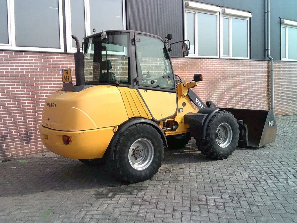 Radlader des Typs Volvo L25B, Gebrauchtmaschine in Barneveld (Bild 3)