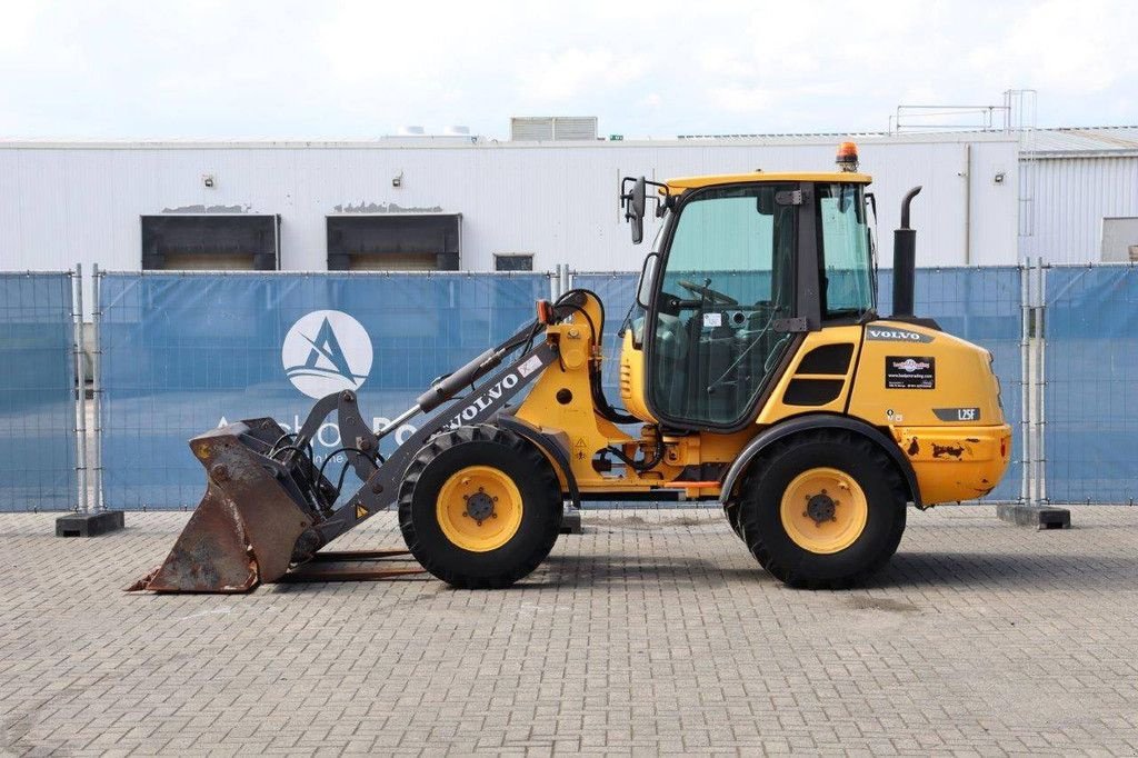 Radlader du type Volvo L25F-P, Gebrauchtmaschine en Antwerpen (Photo 2)