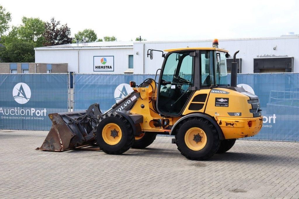 Radlader du type Volvo L25F-P, Gebrauchtmaschine en Antwerpen (Photo 3)