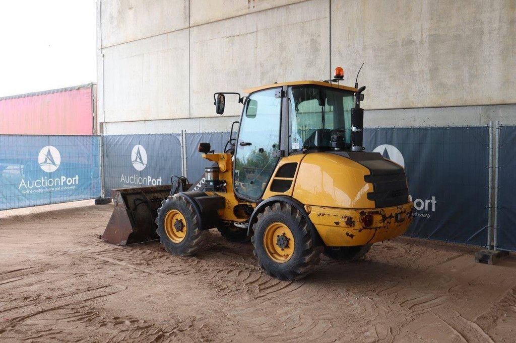 Radlader du type Volvo L25F-P, Gebrauchtmaschine en Antwerpen (Photo 3)