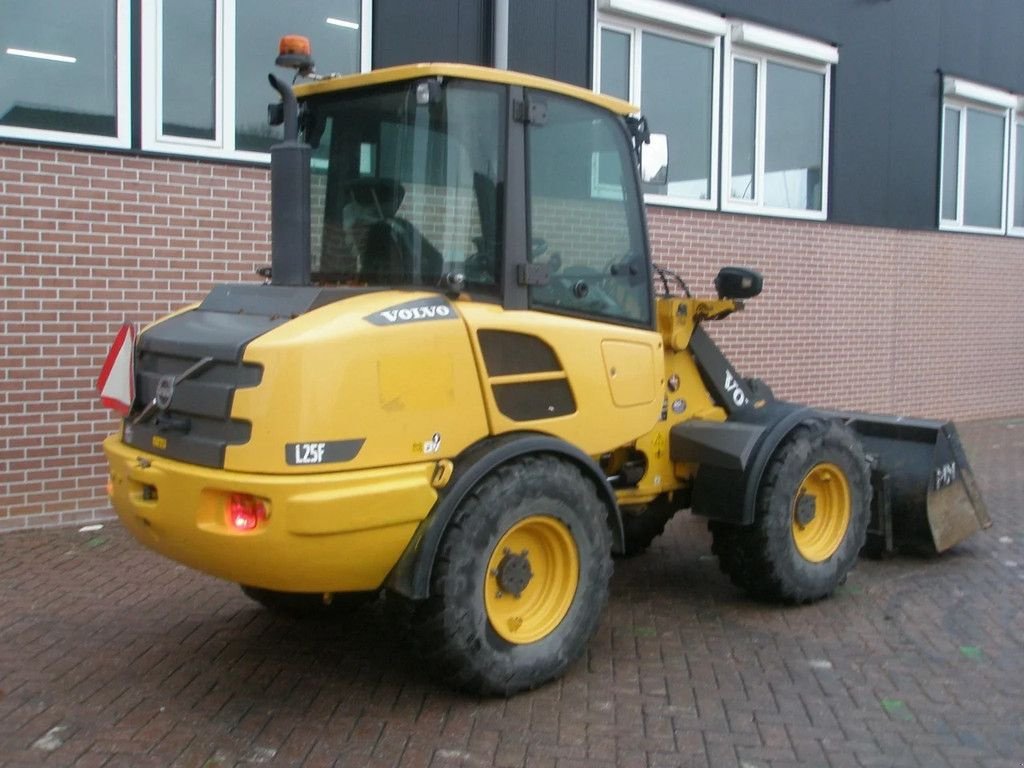 Radlader del tipo Volvo L25F, Gebrauchtmaschine en Barneveld (Imagen 4)