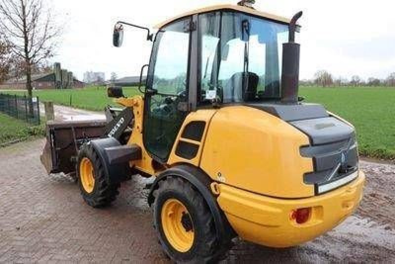 Radlader tipa Volvo L25F, Gebrauchtmaschine u Antwerpen (Slika 4)