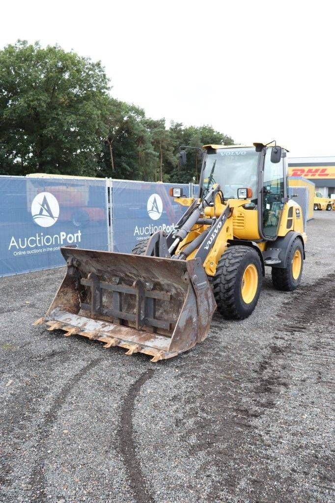 Radlader des Typs Volvo L25F, Gebrauchtmaschine in Antwerpen (Bild 10)