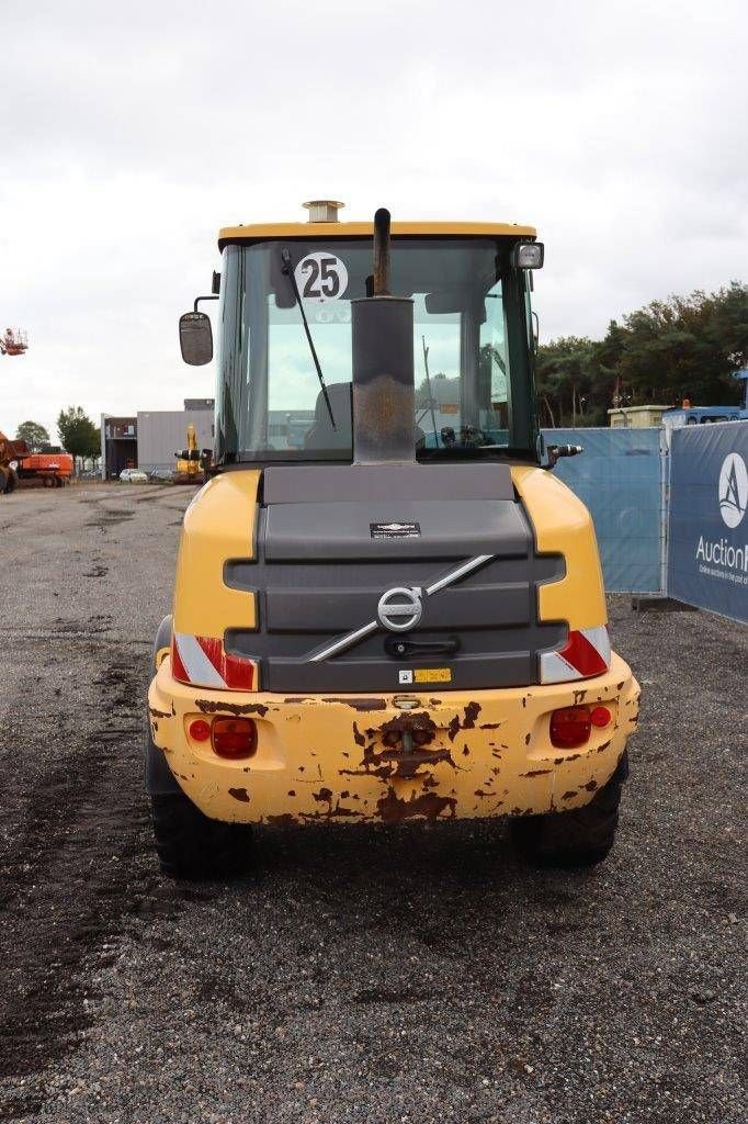 Radlader des Typs Volvo L25F, Gebrauchtmaschine in Antwerpen (Bild 5)