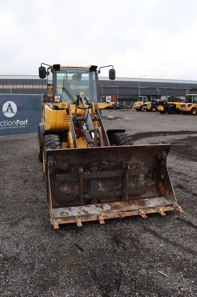 Radlader des Typs Volvo L25F, Gebrauchtmaschine in Antwerpen (Bild 8)