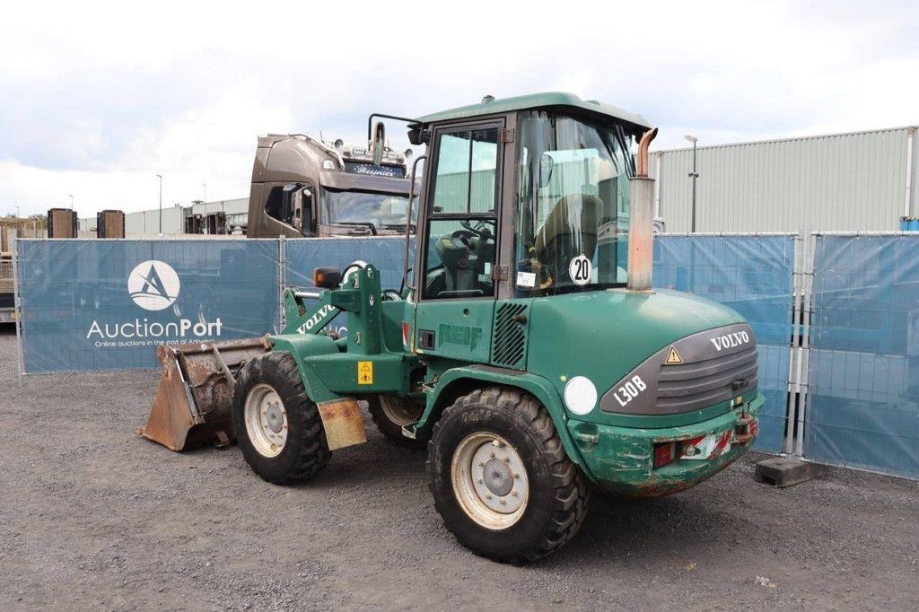 Radlader des Typs Volvo L30B-Z/X, Gebrauchtmaschine in Antwerpen (Bild 3)