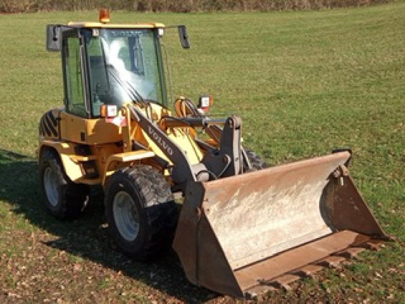 Radlader des Typs Volvo L30B, Gebrauchtmaschine in Rattiszell - Herrnfehlburg (Bild 1)