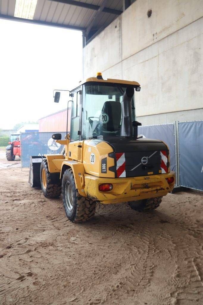 Radlader of the type Volvo L30G Wheel Loader, Gebrauchtmaschine in Antwerpen (Picture 4)