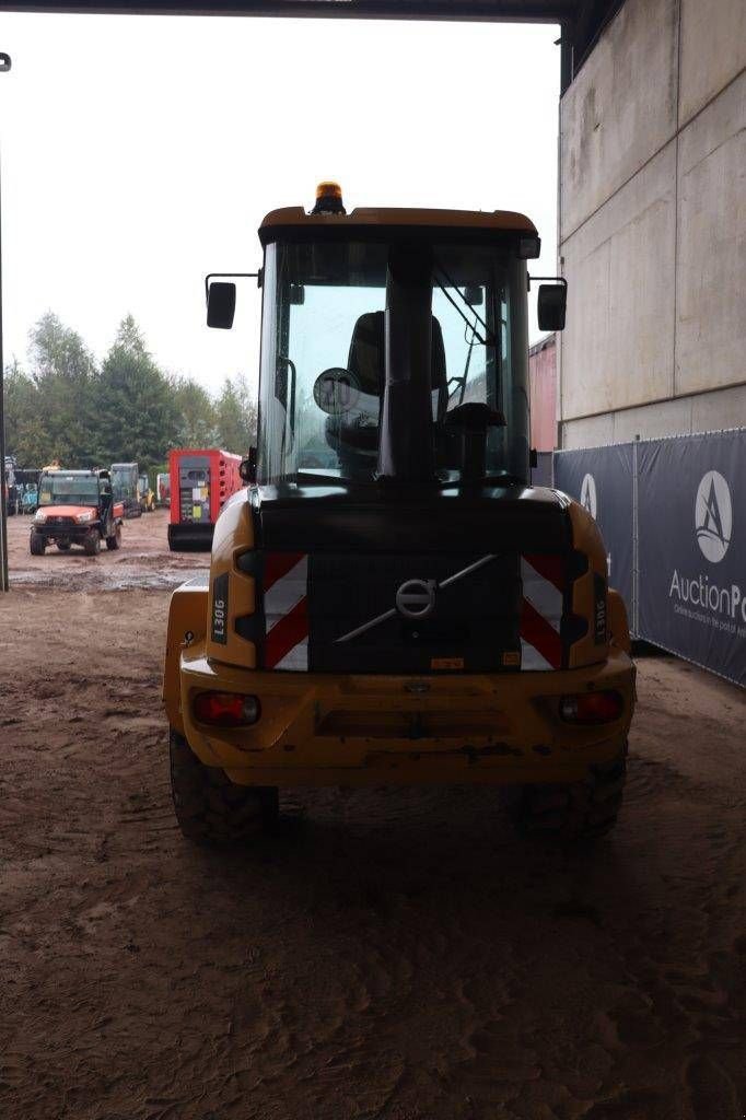 Radlader des Typs Volvo L30G Wheel Loader, Gebrauchtmaschine in Antwerpen (Bild 5)