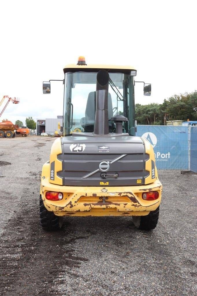 Radlader del tipo Volvo L30G, Gebrauchtmaschine en Antwerpen (Imagen 5)