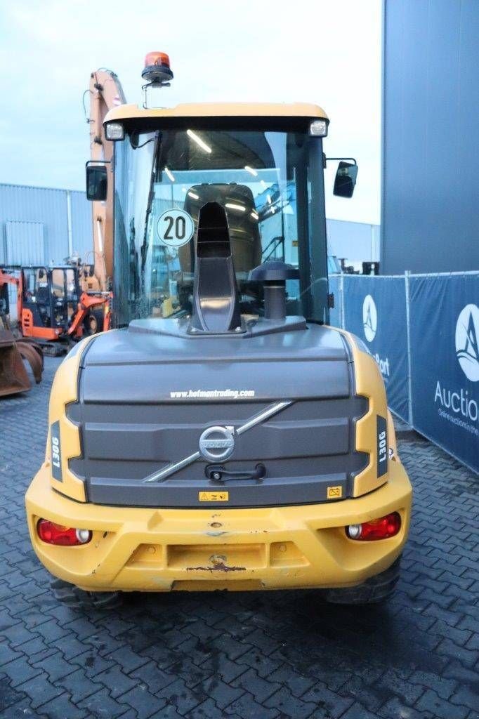 Radlader des Typs Volvo L30G, Gebrauchtmaschine in Antwerpen (Bild 4)