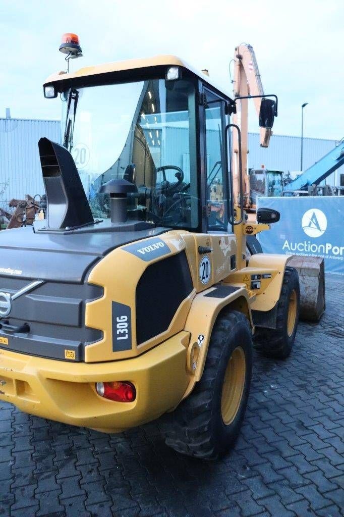 Radlader des Typs Volvo L30G, Gebrauchtmaschine in Antwerpen (Bild 5)