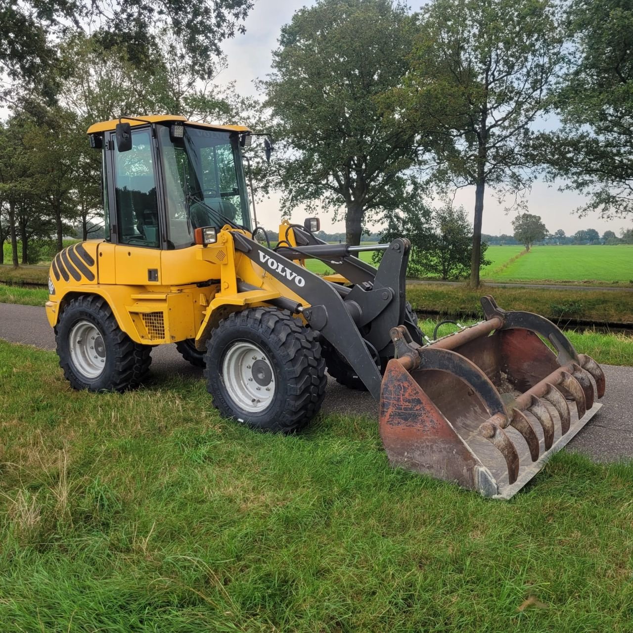 Radlader van het type Volvo L35B, Gebrauchtmaschine in Wijnjewoude (Foto 7)