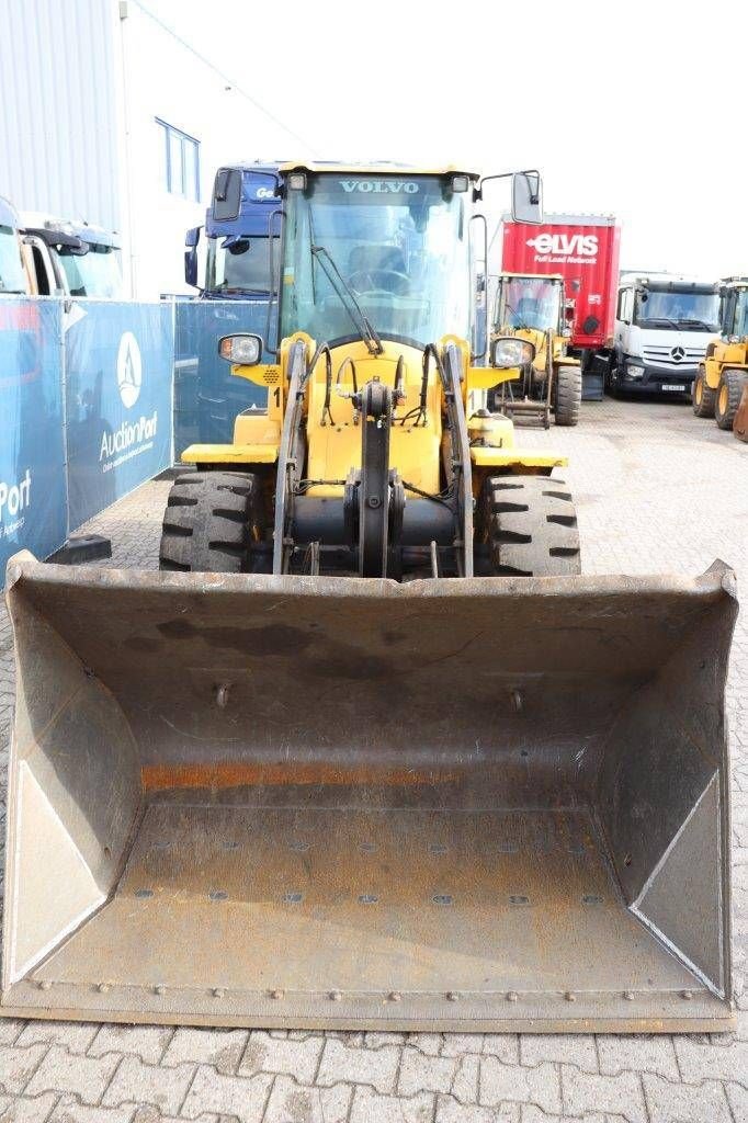 Radlader of the type Volvo L35G, Gebrauchtmaschine in Antwerpen (Picture 8)