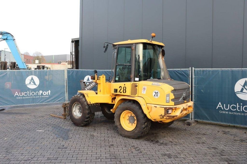 Radlader des Typs Volvo L35G, Gebrauchtmaschine in Antwerpen (Bild 3)