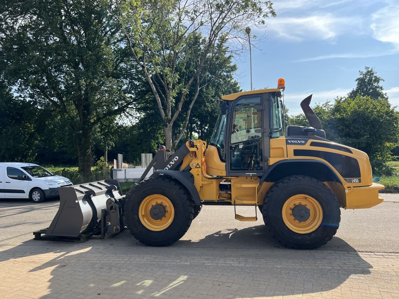 Radlader of the type Volvo L45G, Gebrauchtmaschine in Doetinchem (Picture 2)